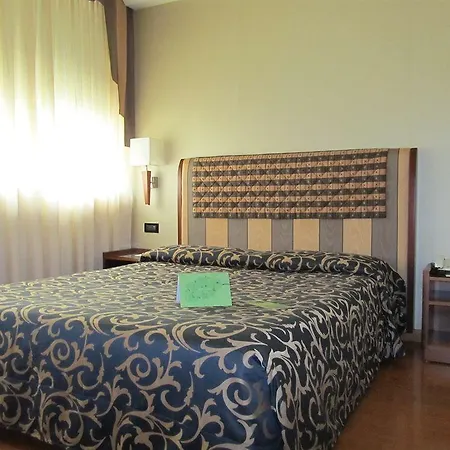 Western Madison 4* Mediolan