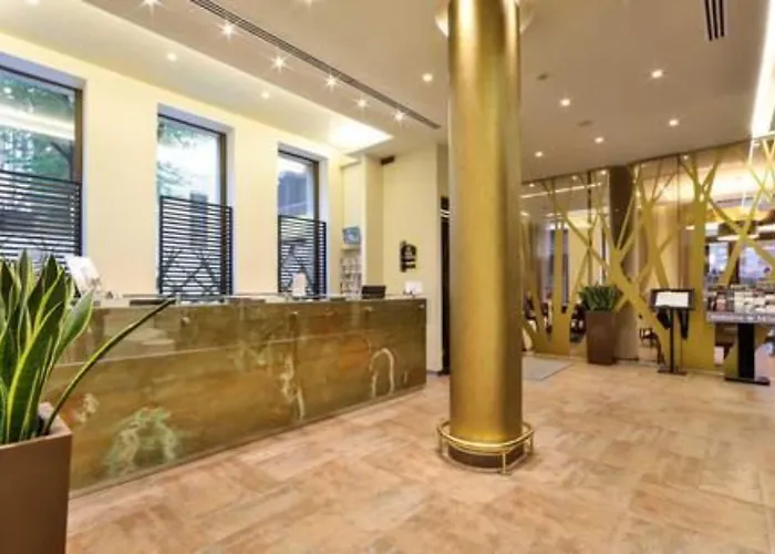 Отель Western Madison 4*