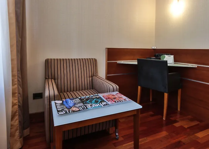 Отель Western Madison