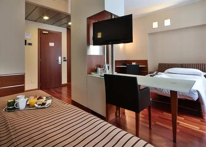 Отель Western Madison Милан