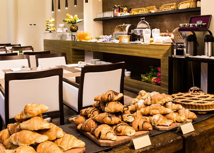 Отель Western Madison