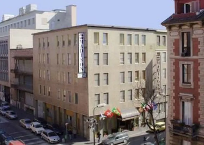 Western Madison Отель