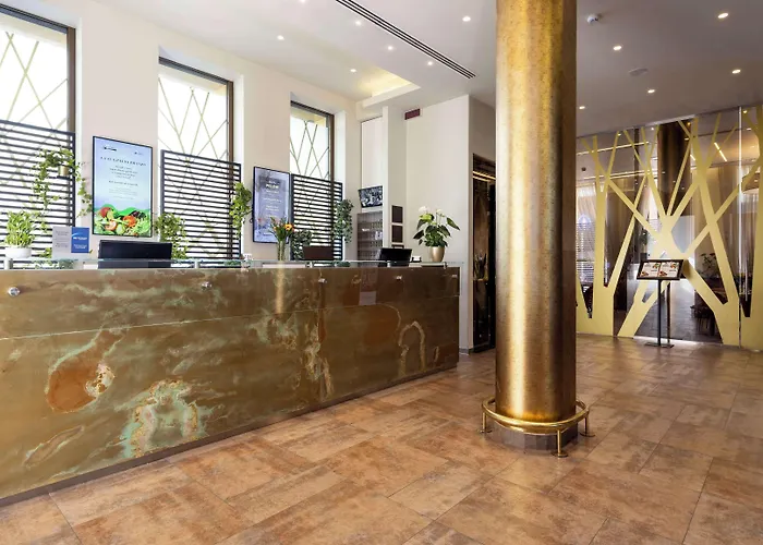 Отель Western Madison