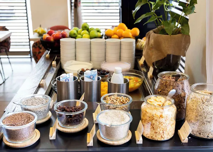 Отель Western Madison