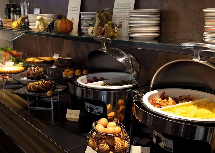 Western Madison Отель