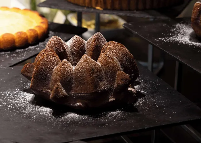 Отель Western Madison 4*