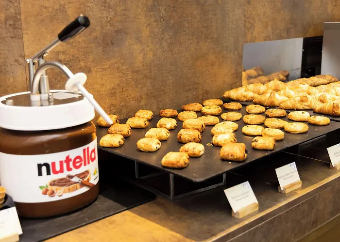 Western Madison Отель 4*