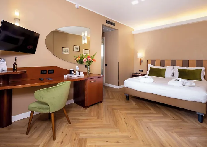 Отель Western Madison 4*