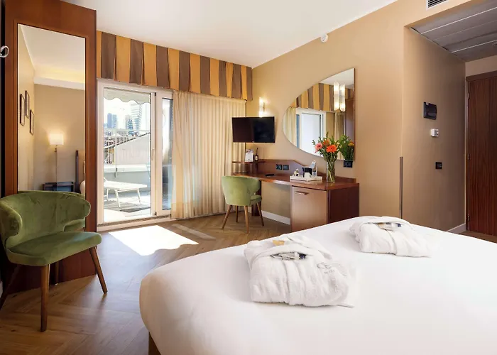 Отель Western Madison