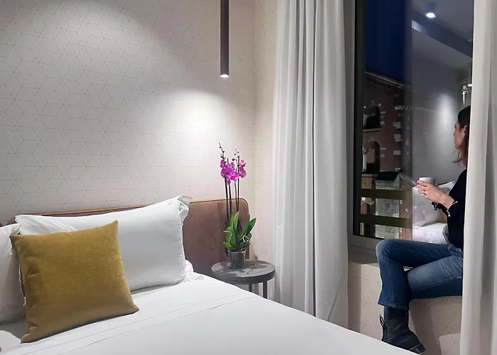 Отель Western Madison 4*