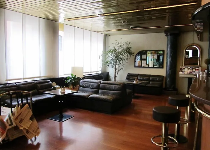 Отель Western Madison