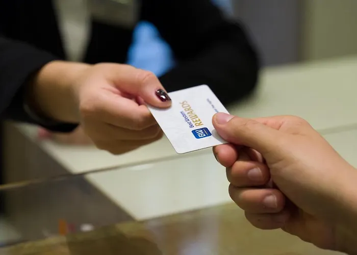 Western Madison Отель Милан